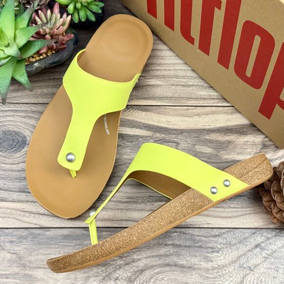 NIB Fitflop 9 Iqushion Leather Toe Post Sandals Flip Flops Studded Sunny Lime - Picture 4 of 12